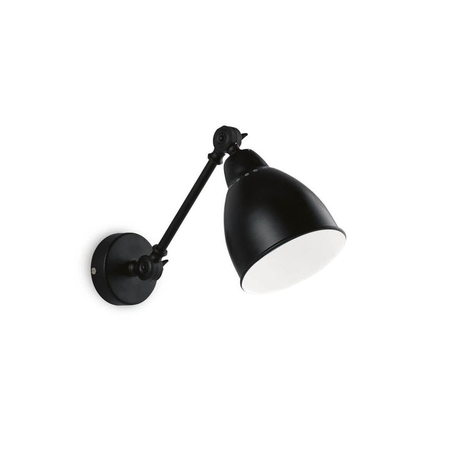 Applique murale noire orientable avec bras articulé et diffuseur en forme de dôme.