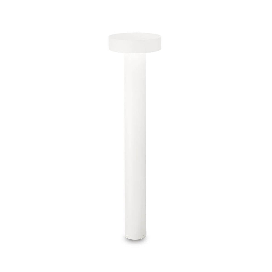 Lampadaire extérieur blanc cylindrique avec tête ronde, vue produit isolée sur fond blanc.