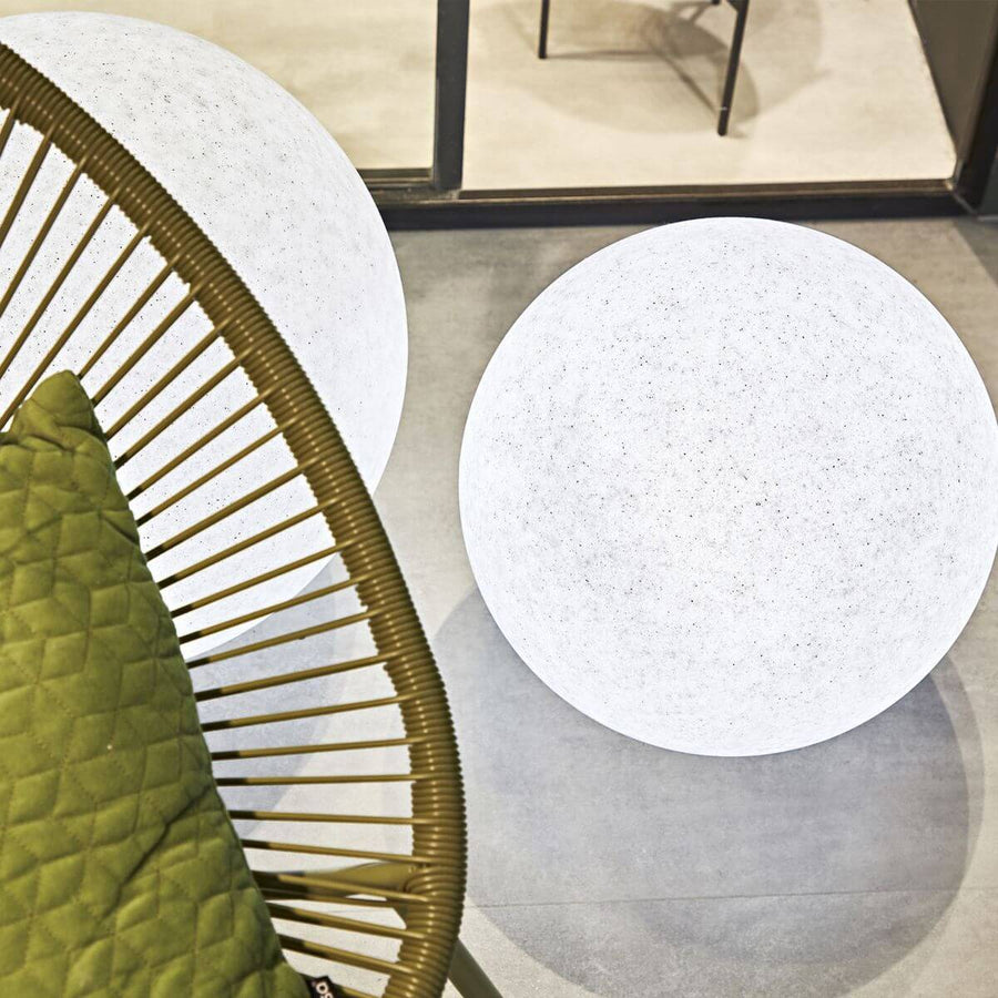 Lampadaire extérieur Doris blanc, Ø 58 cm