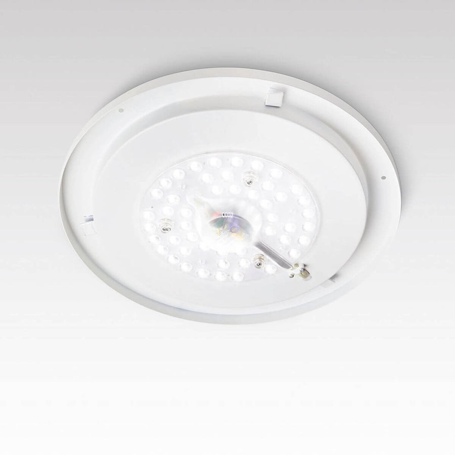 Détail de la platine et du module LED intégré à l'intérieur du plafonnier
