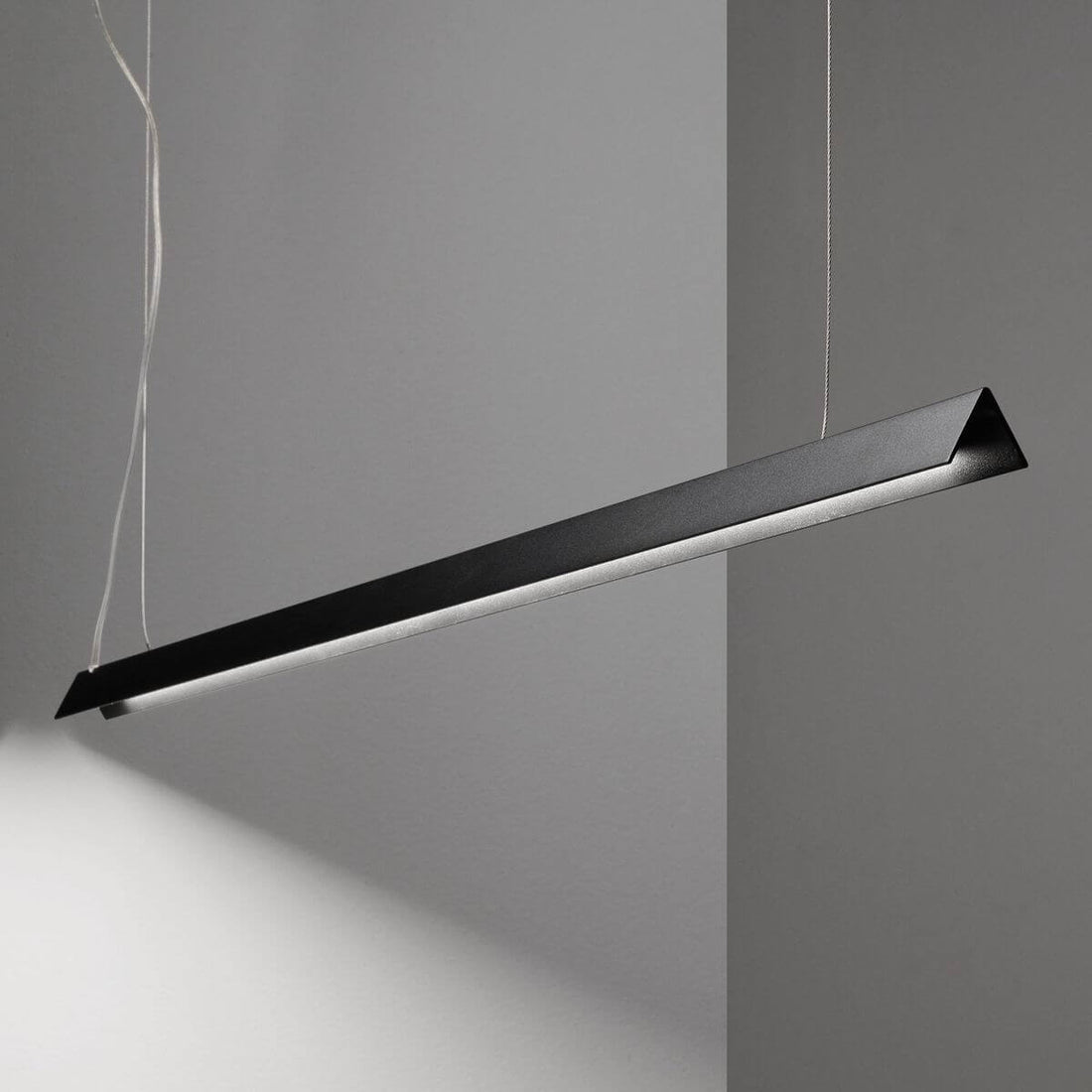 Suspension V-line noire
