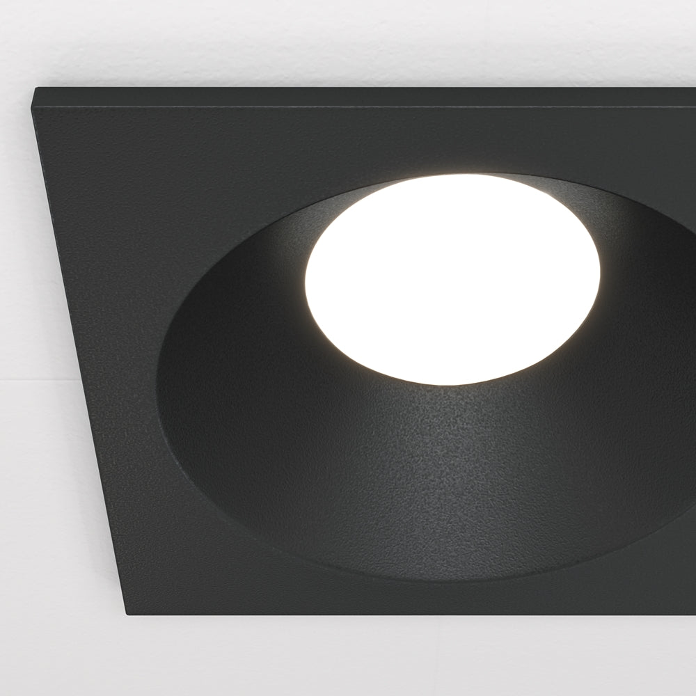 Black spotlight zoom