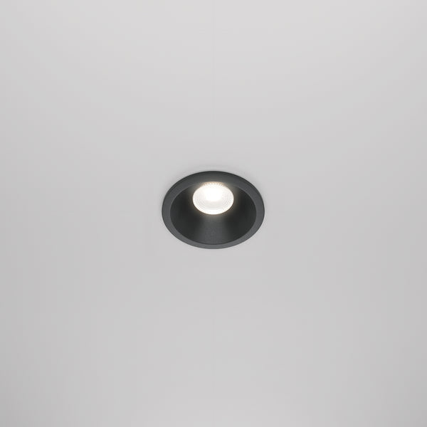 Black spotlight zoom