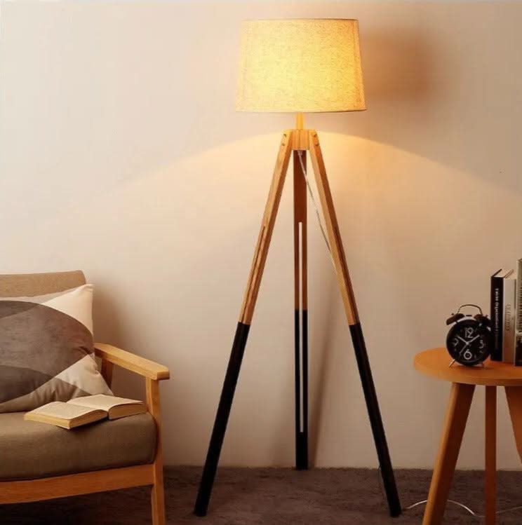 Wooden Tripod Floor Lamp | Natural Elegance
