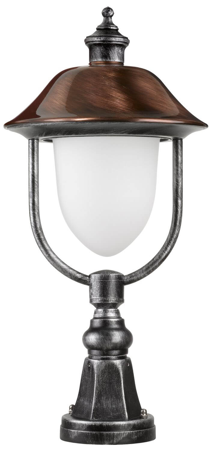 Vue rapprochée du luminaire montrant le socle noir et la calotte cuivre