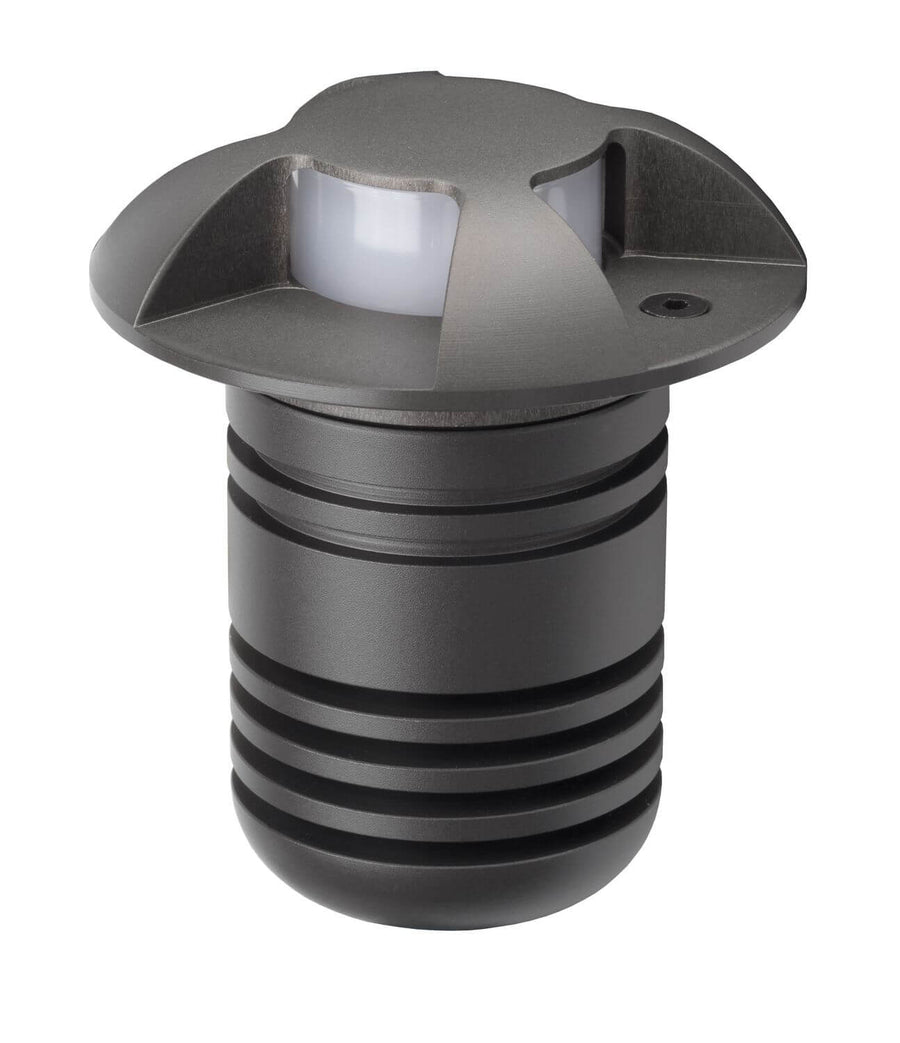 Vue de trois quarts du corps cylindrique à ailettes et tête encastrable