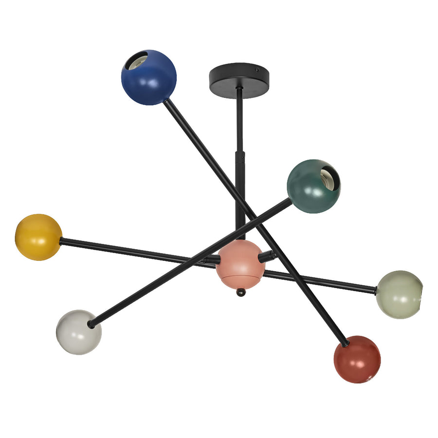 Vue de face du luminaire suspendu aux six globes colorés sur bras noirs.