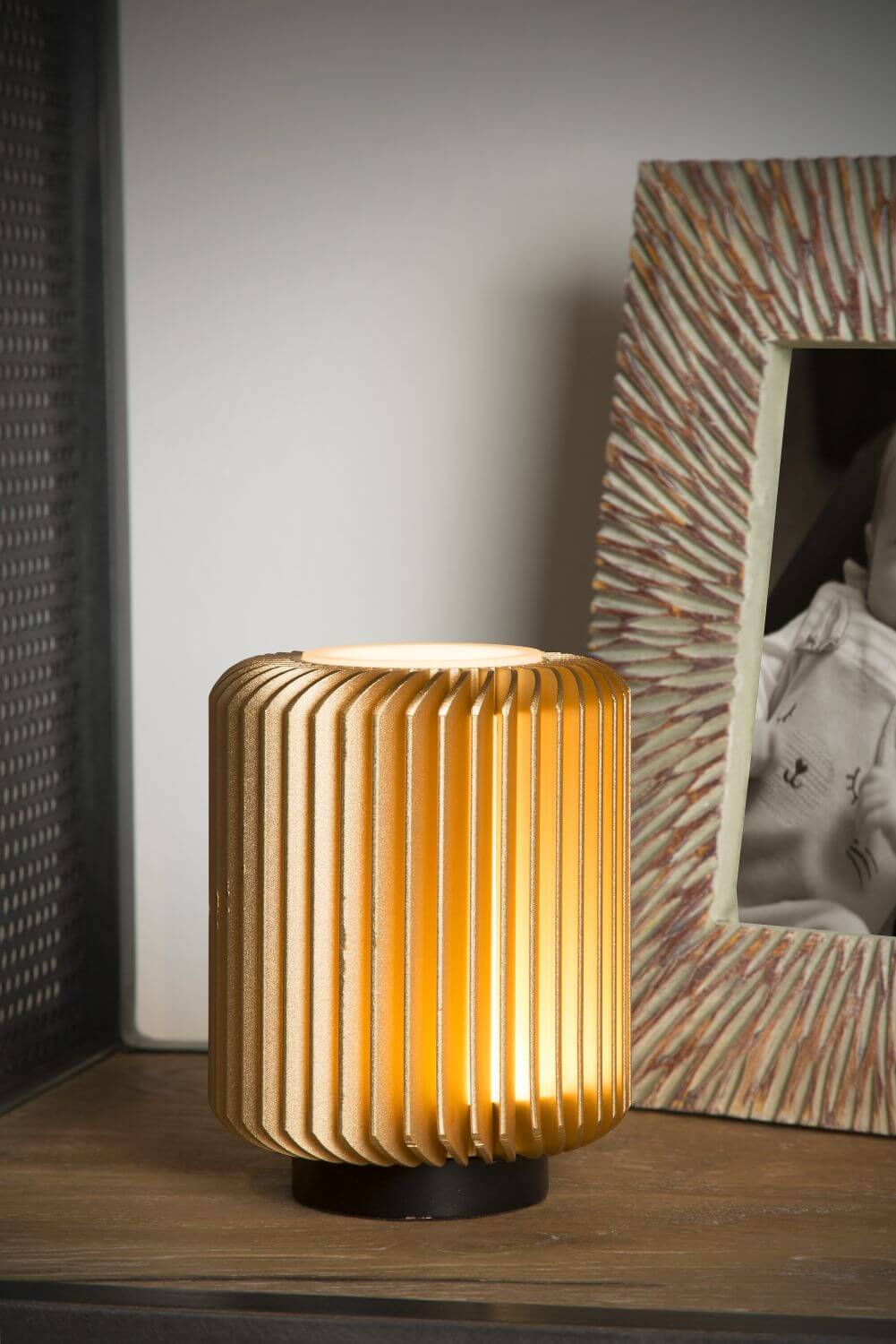Lampe à poser Turbin dorée mat et noire