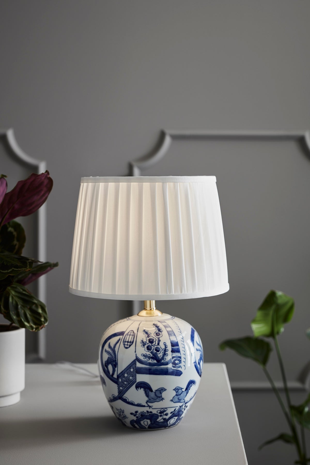 Lampe à poser Göteborg en céramique bleue et blanche