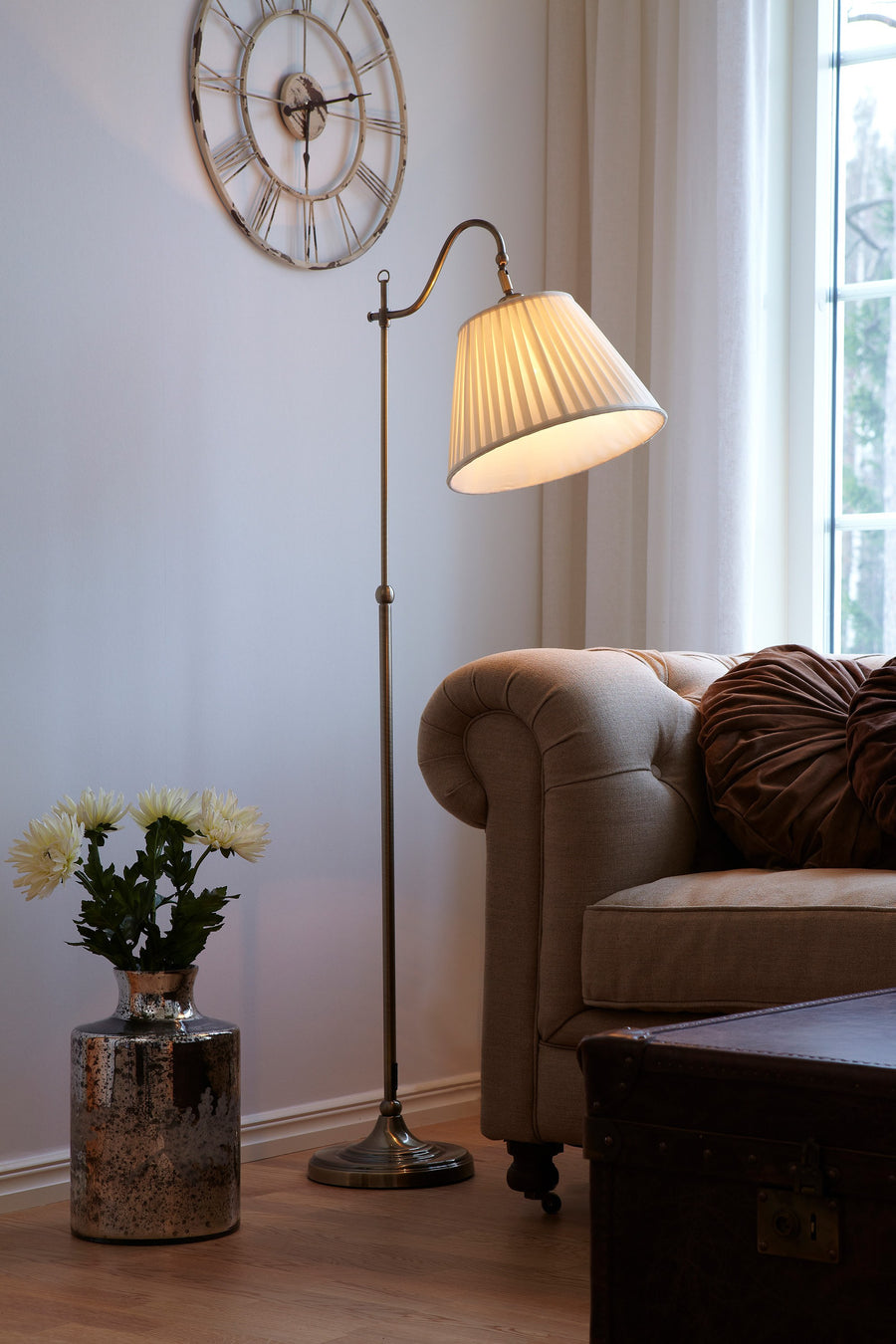 Lampadaire Charleston en métal oxydé et beige
