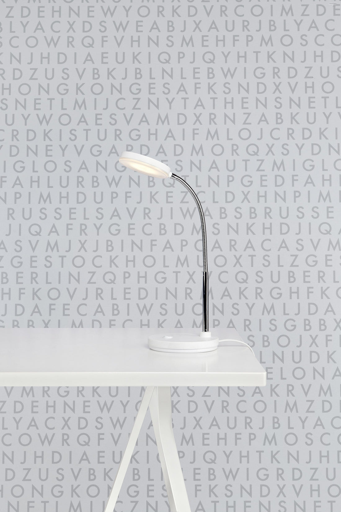 Lampe à poser Flex blanche et chromée