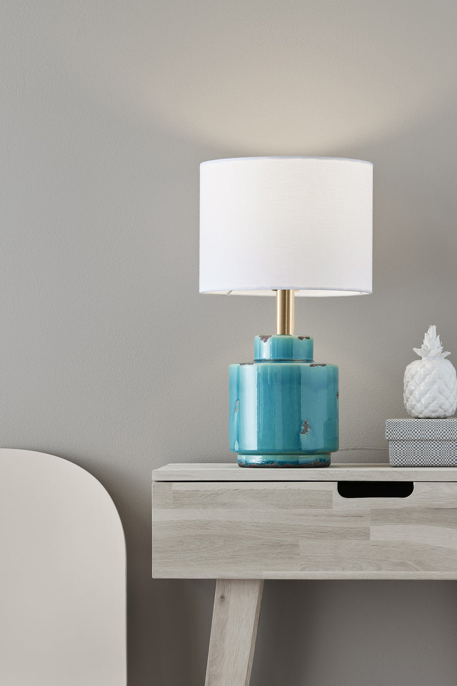 Lampe à poser Cous en céramique bleu ancien et blanche