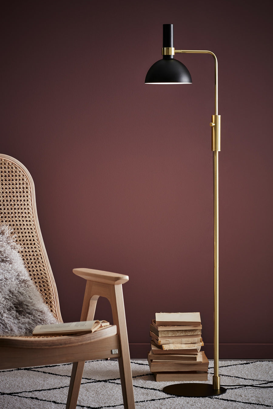 Lampadaire Larry noir et laiton brossé
