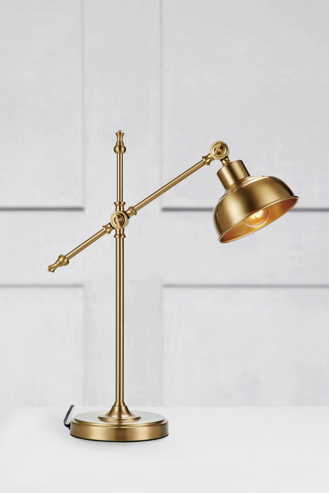 Lampe à poser Grimstad en laiton foncé