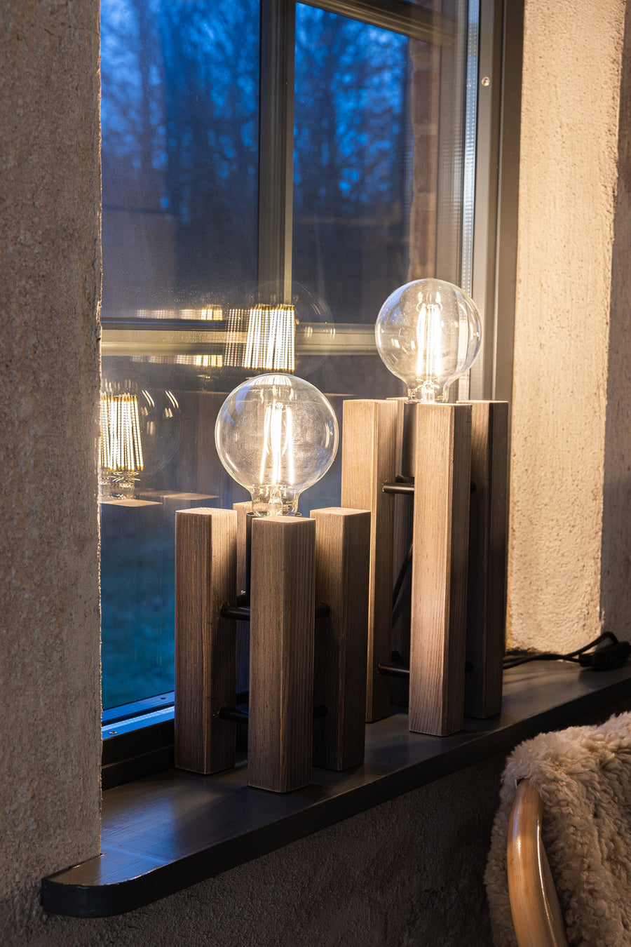 Lampe à poser Lodge en bois teinté brun