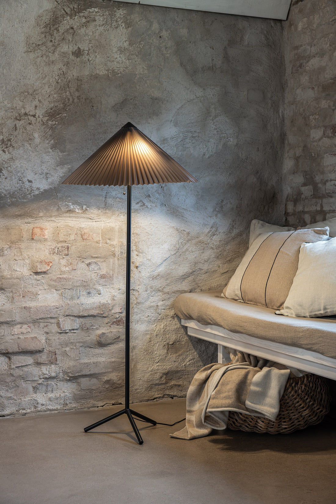 Lampadaire Plisado 2 lumières noir et gris