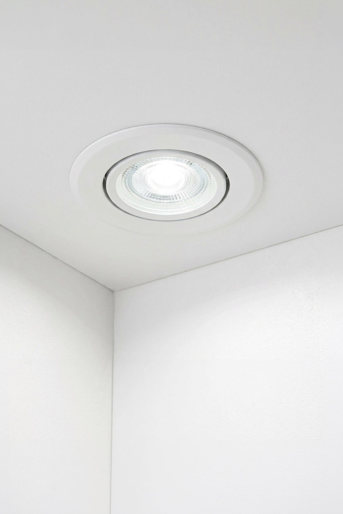 Spot encastrable Pluto à variateur blanc IP44