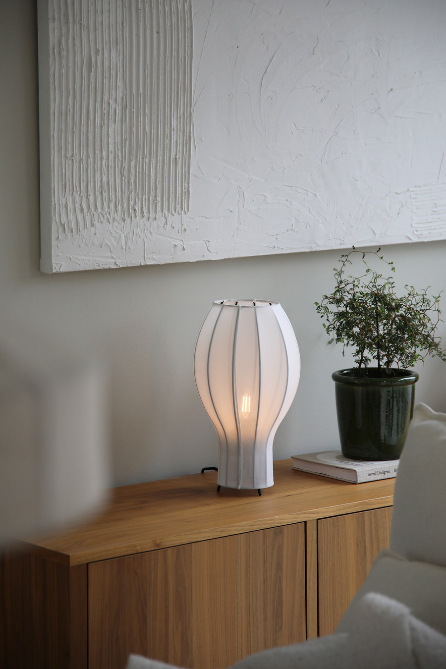 Lampe à poser Globo blanche et noire