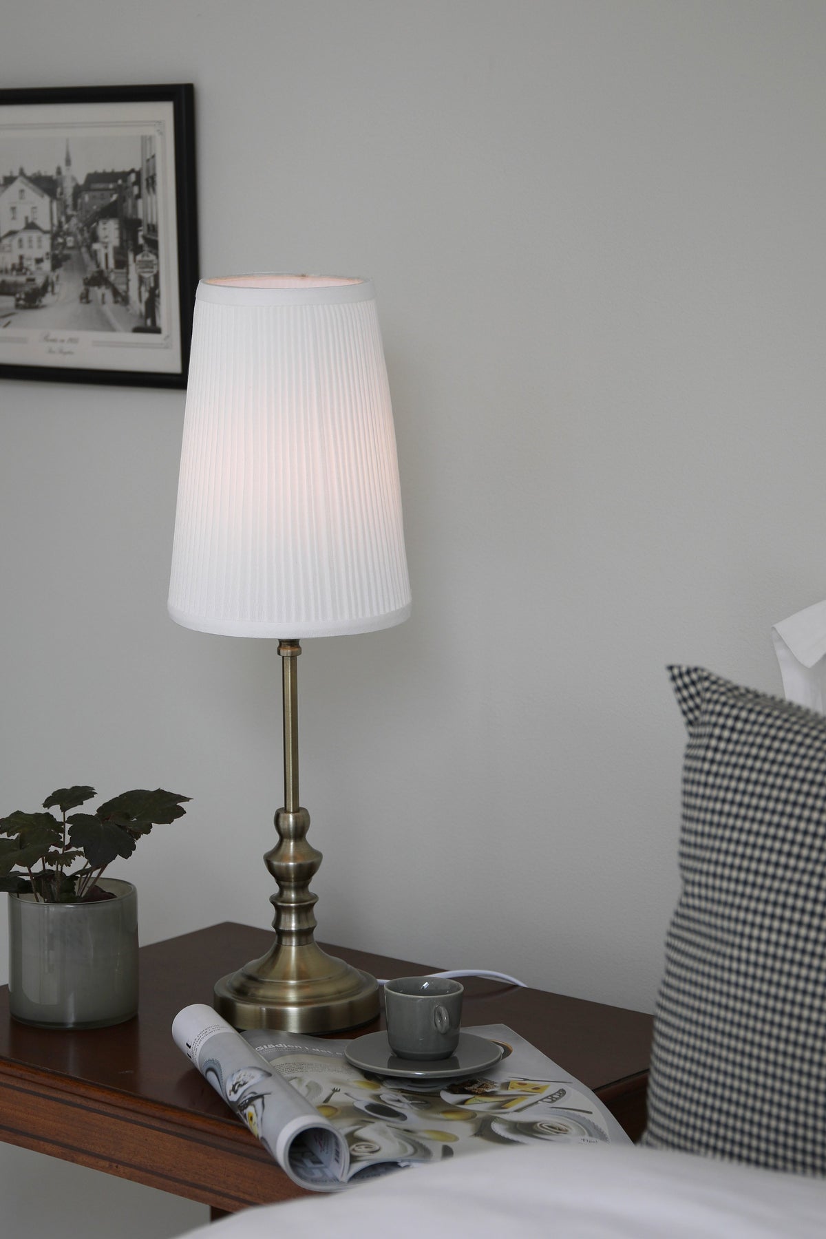 Lampe à poser Noble blanc cassé et laiton vieilli
