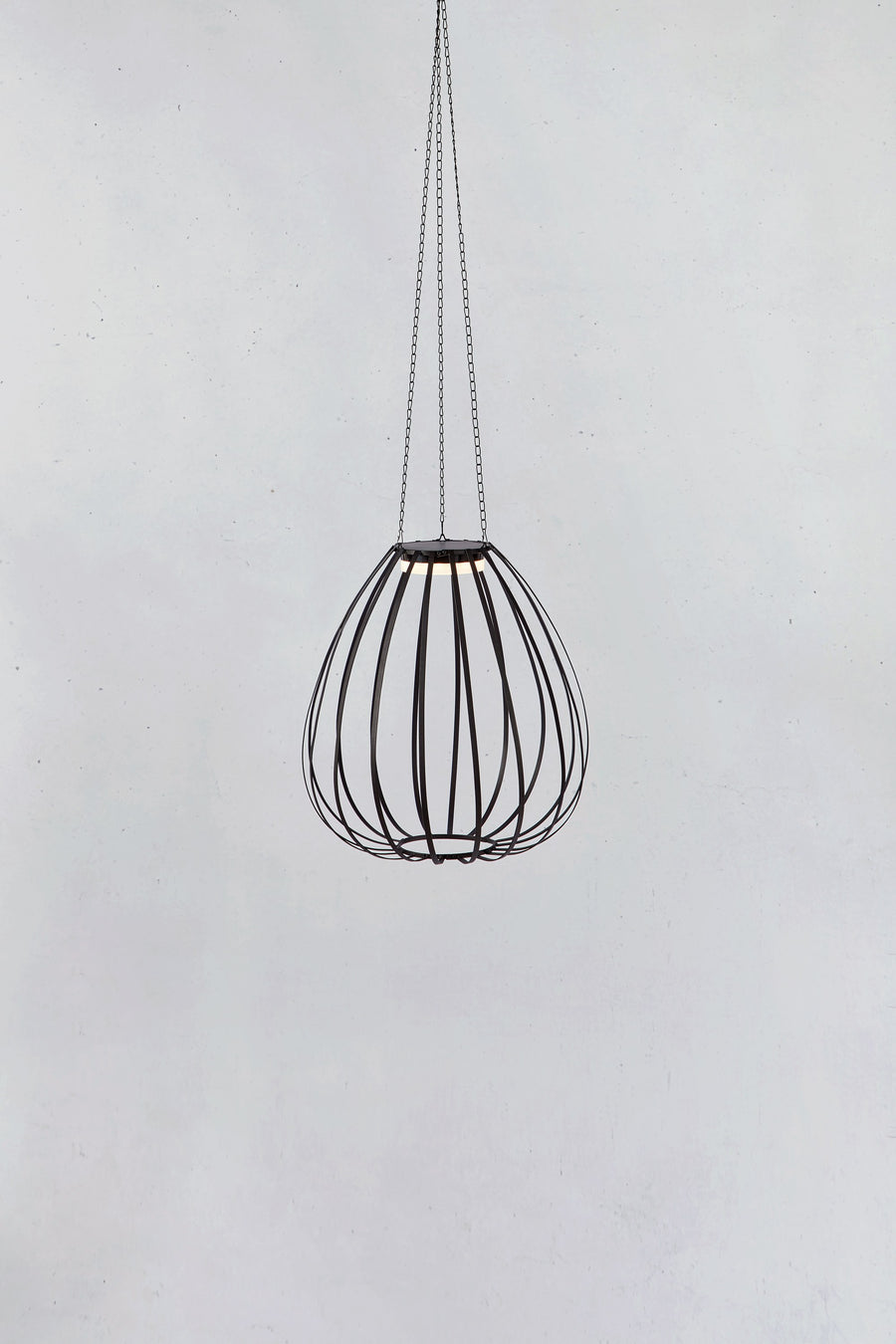 Suspension solaire d'extérieur Ovia noire IP44