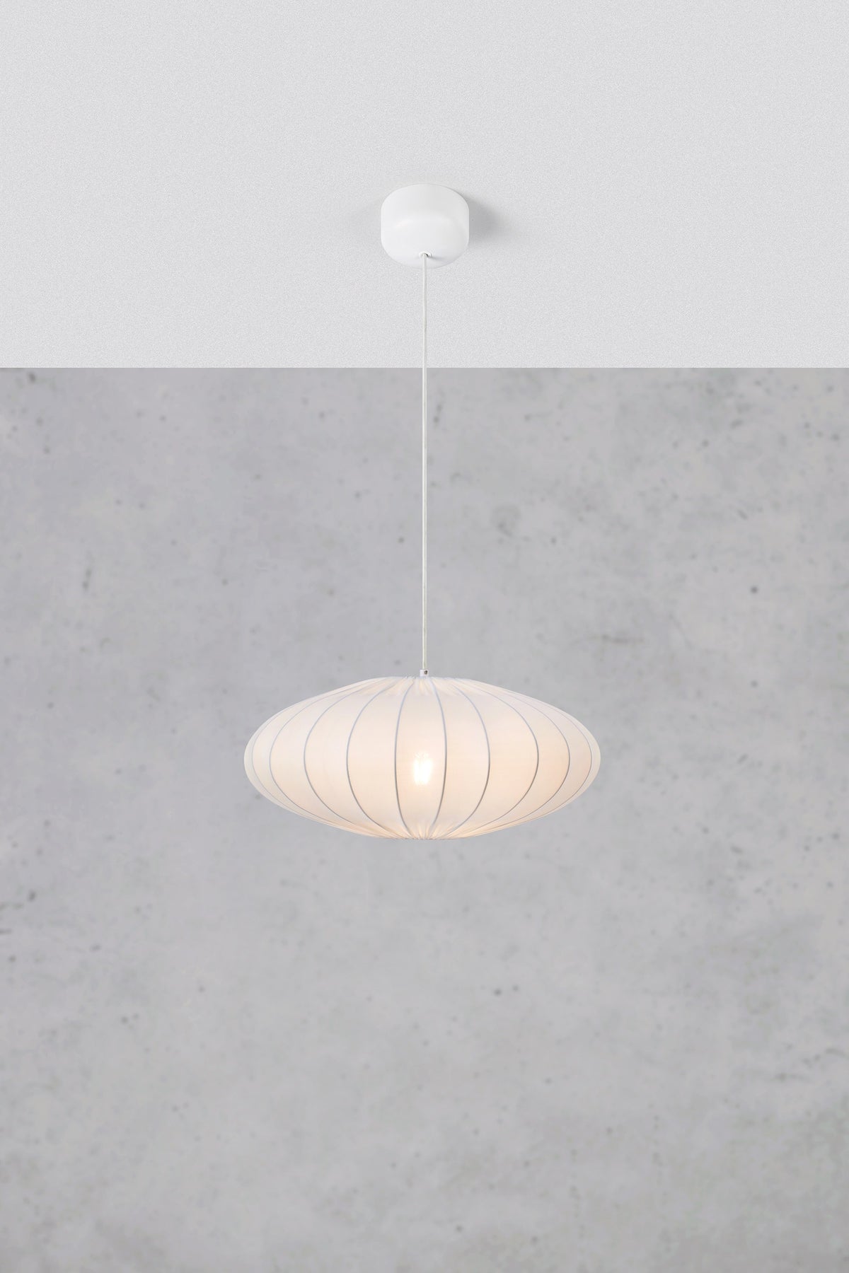 Suspension Solia ovale blanche 50 cm