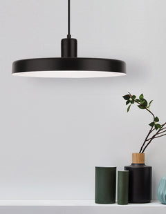 Suspension Chioto noire
