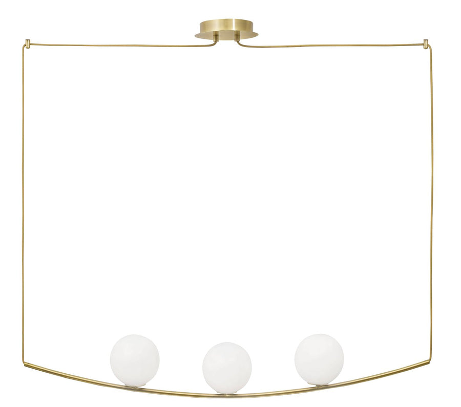 Vue de face sur fond blanc, structure dorée et trois globes de verre opalin