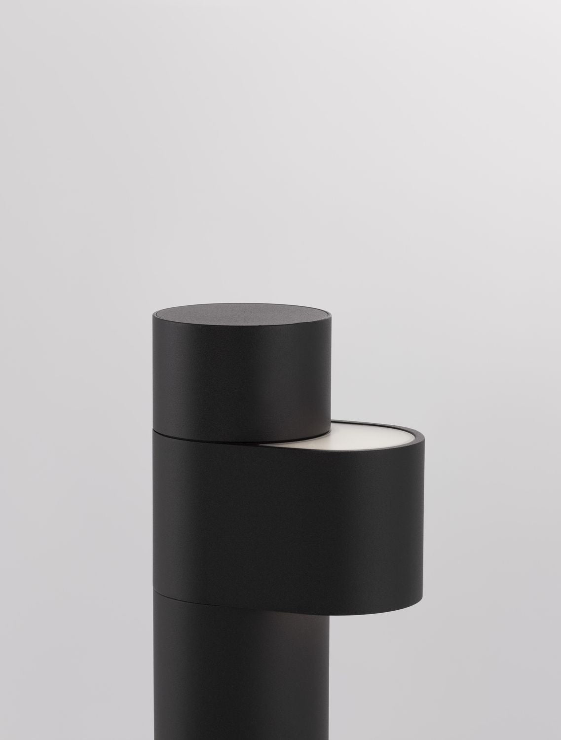 Borne extérieure Aduro noire, H 65 cm