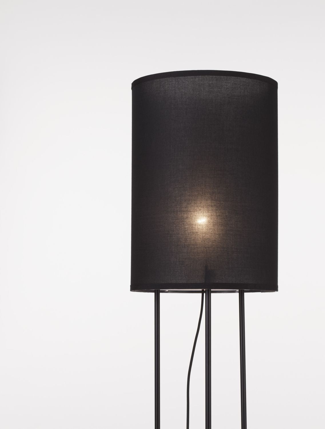 Lampadaire Leith noir, tissu