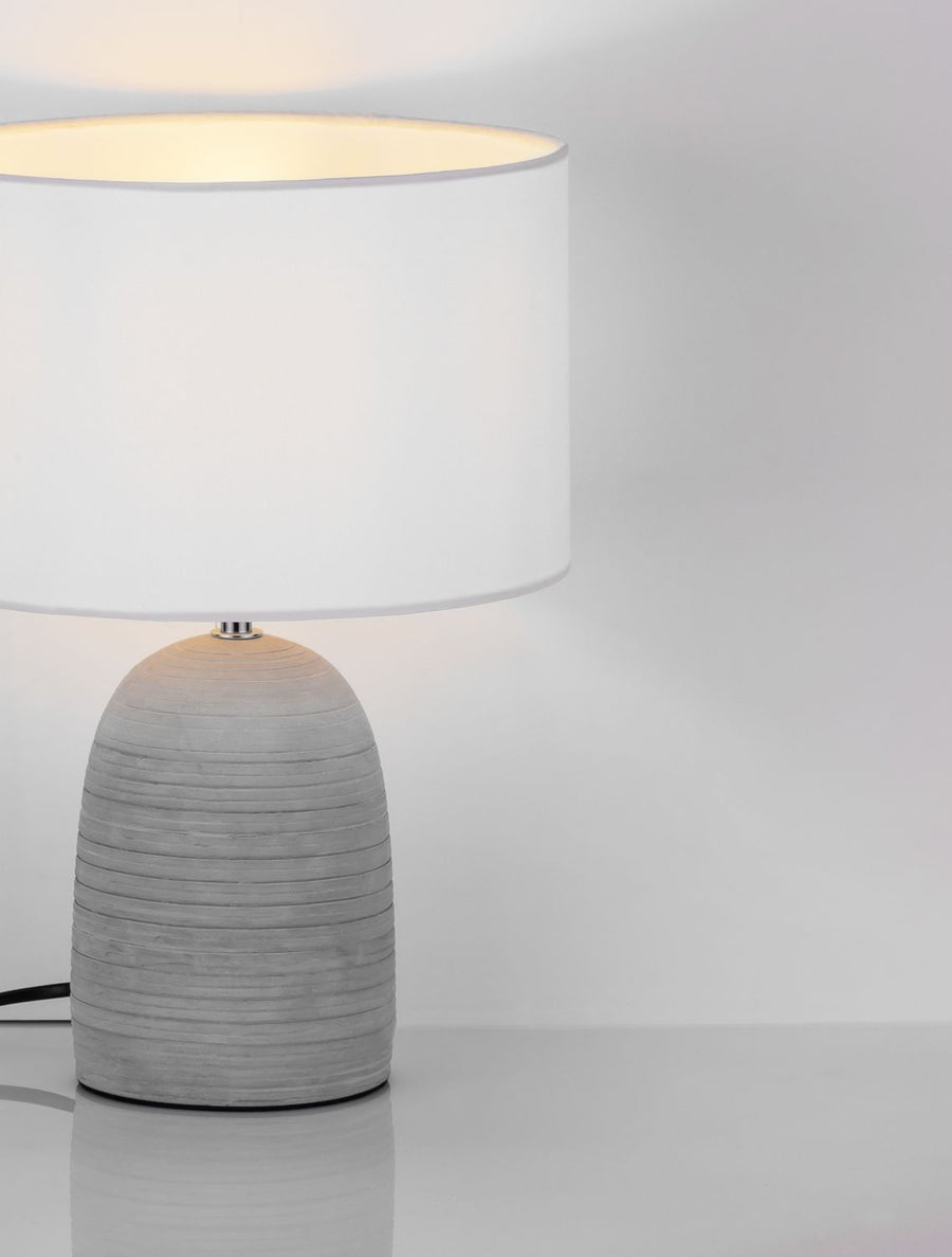 Lampe à poser Chempo grise, tissu