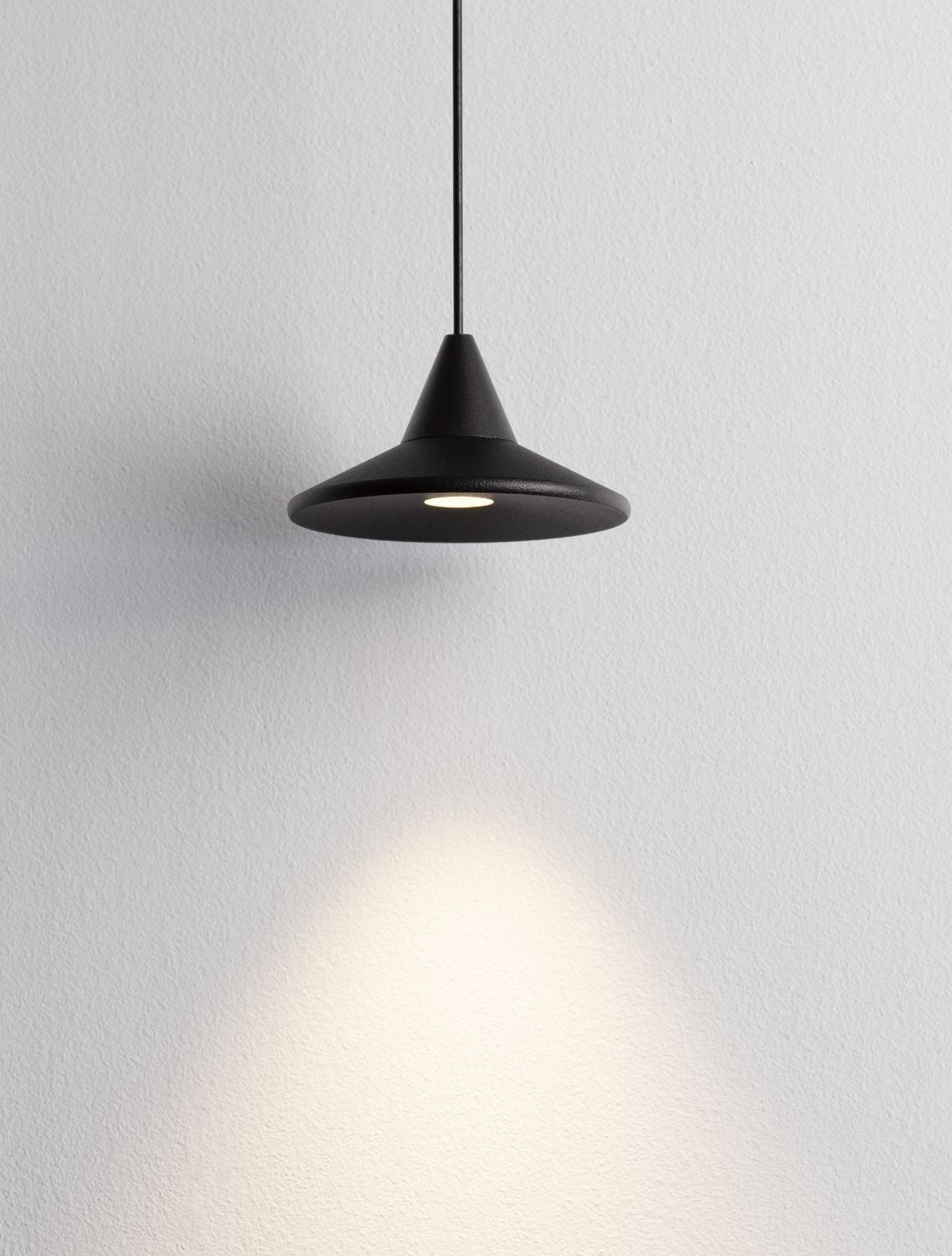 Suspension DRO noire