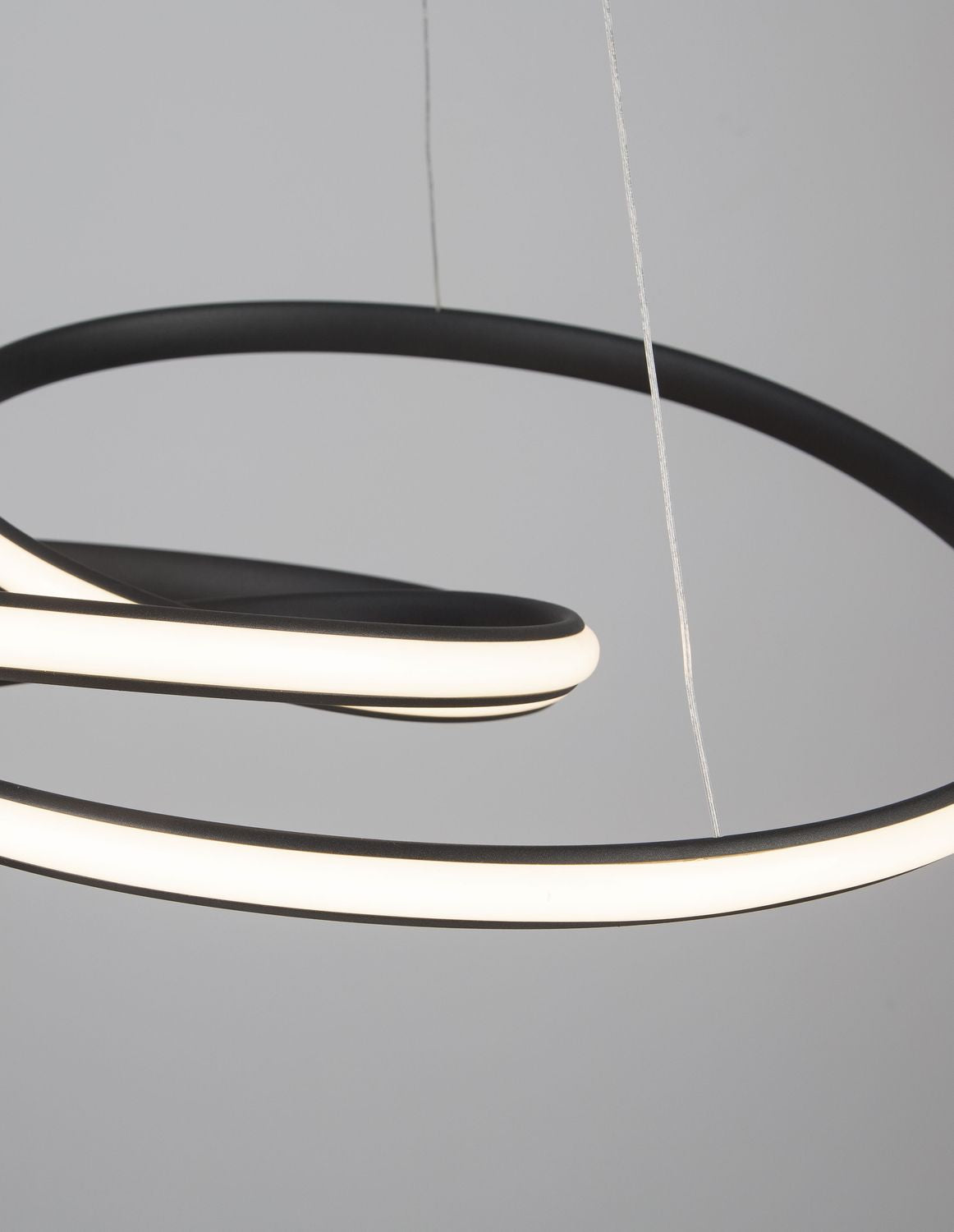 Suspension Menton noire