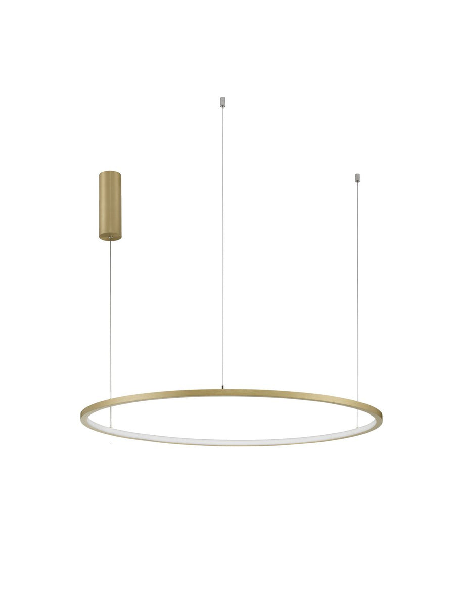 Vue de face sur fond blanc avec canopy cylindrique laiton et trois suspentes
