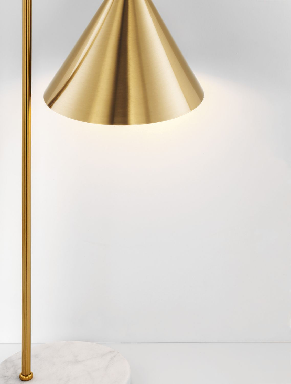 Lampe à poser Sway dorée, marbre
