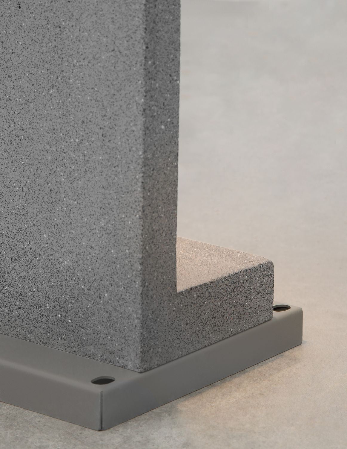 Borne extérieure Grante grise, béton, H 60 cm