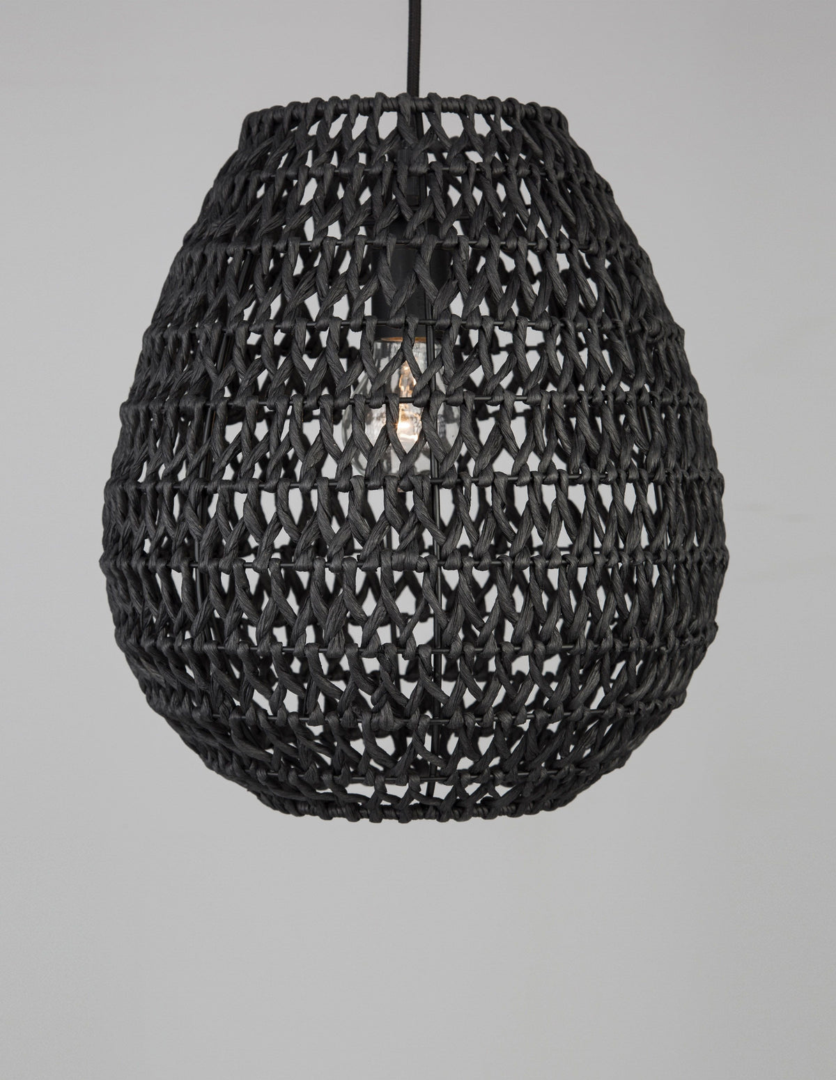 Suspension Griffin noire, rotin