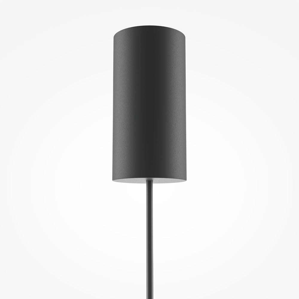 Détail du cabochon cylindrique noir fixé au plafond et de son câble