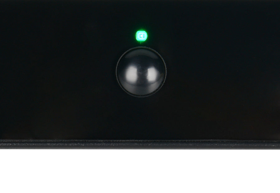 Gros plan sur le détecteur infrarouge et la LED verte témoin de fonctionnement.