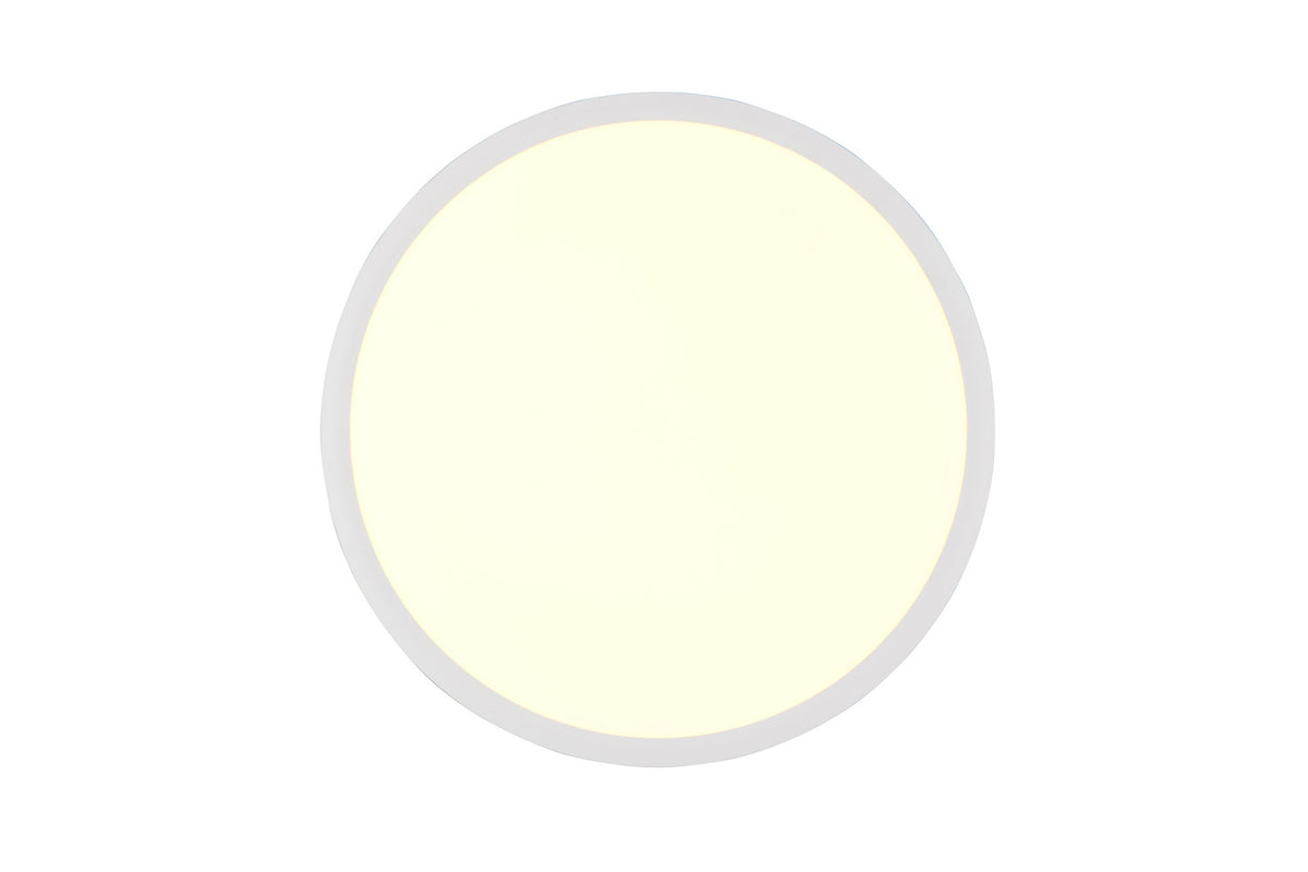 Vue frontale du plafonnier allumé, disque lumineux jaune pâle uniforme