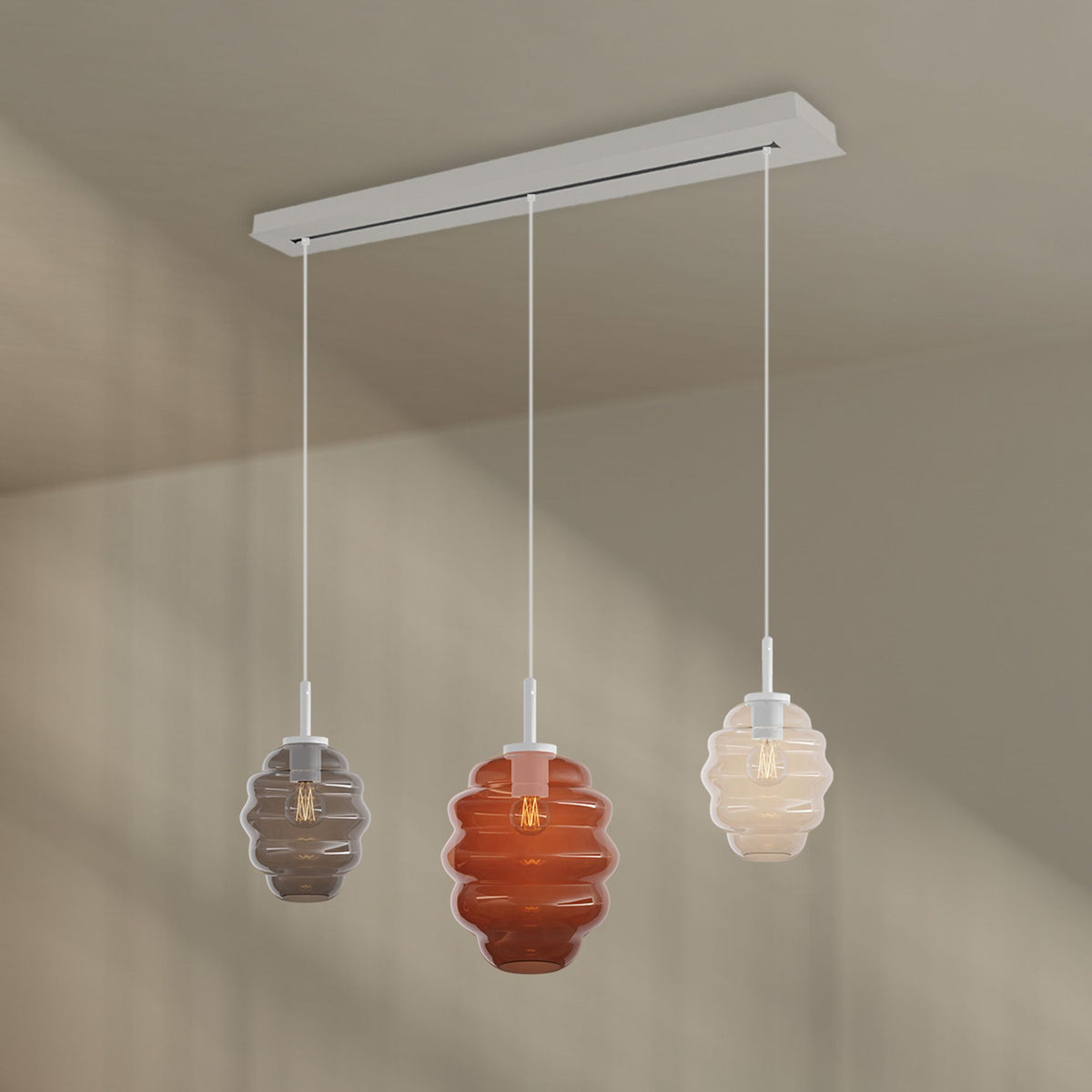 Suspension de table Echos 3 lumières, longueur 120 cm, verres Ø 18 et 25 cm