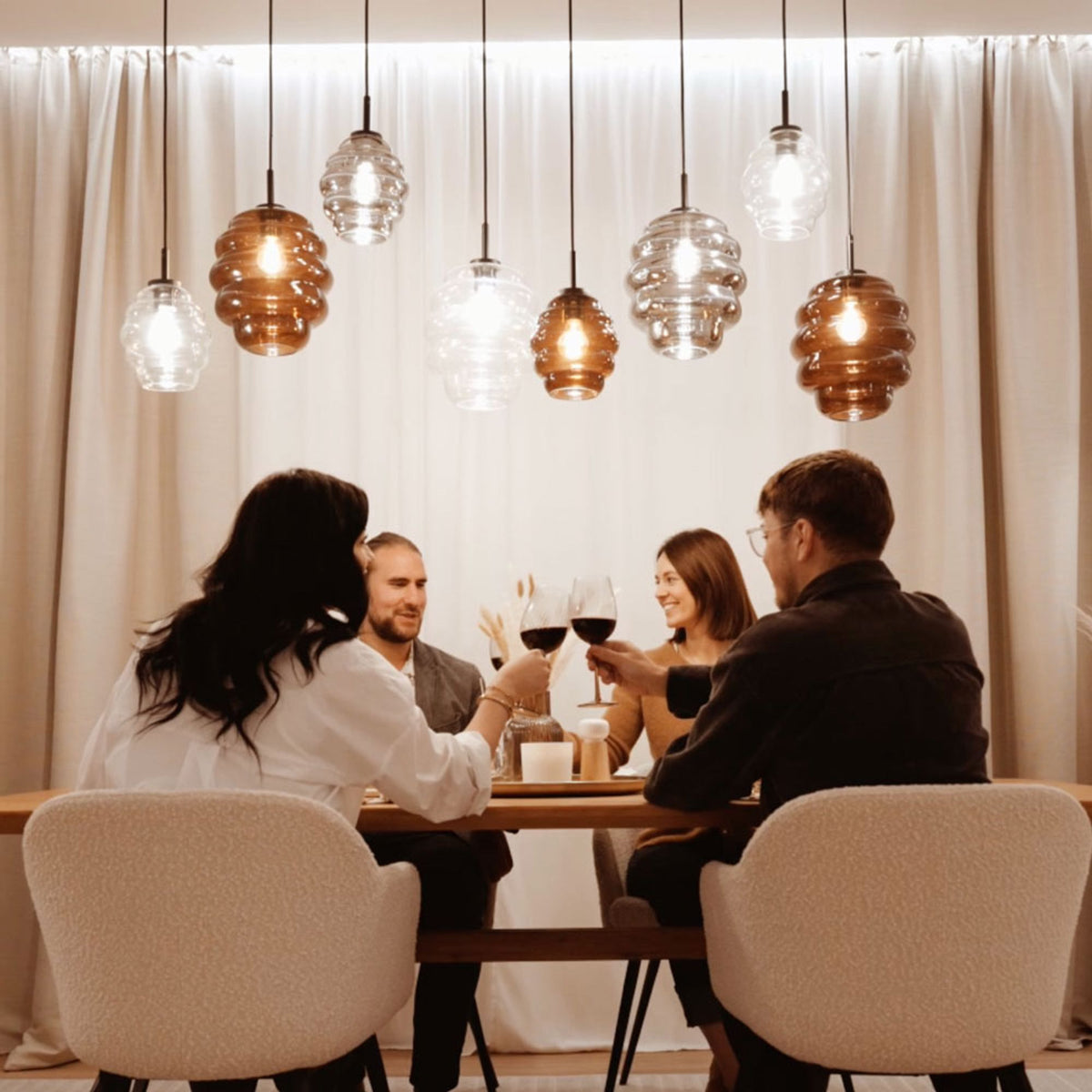 Suspension de table Echos 5 lumières, longueur 160 cm, verres Ø 18 cm