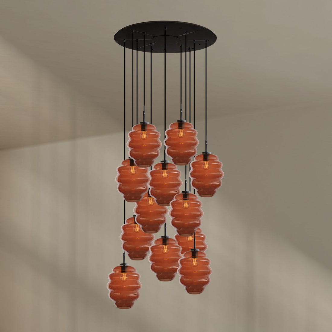 Suspension grande hauteur Echos 12 lumières, rosace Ø 80 cm, verres Ø 25 cm