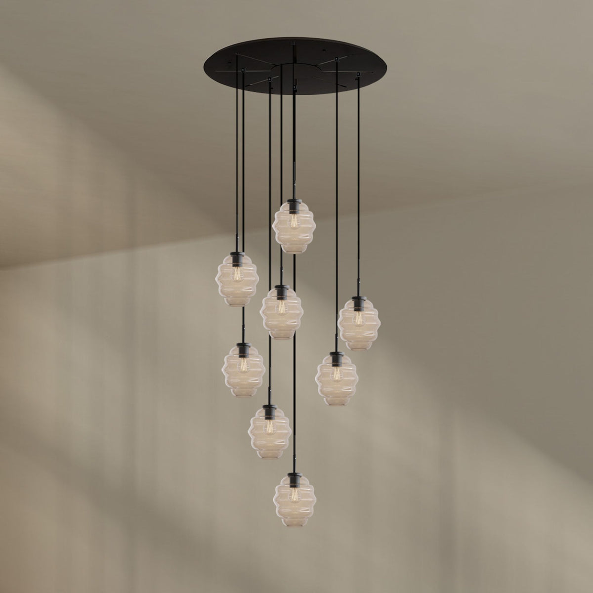 Suspension grande hauteur Echos 8 lumières, rosace Ø 80 cm, verres Ø 18 cm
