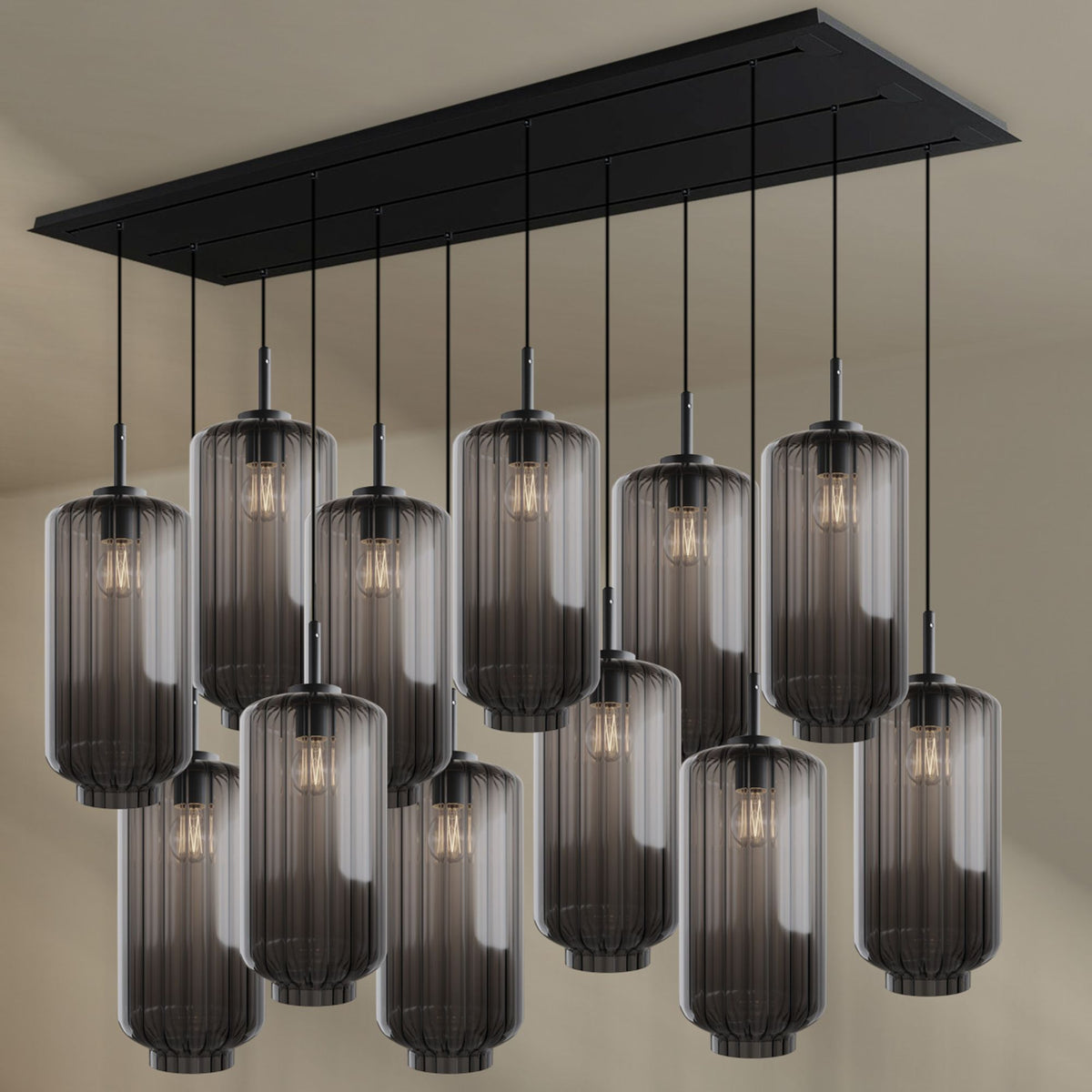 Version fumée du luminaire, douze verres cylindriques en trois rangées