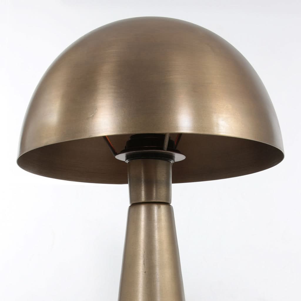 Détail du dessous de l'abat-jour et de la douille en bronze