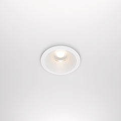 White spotlight zoom