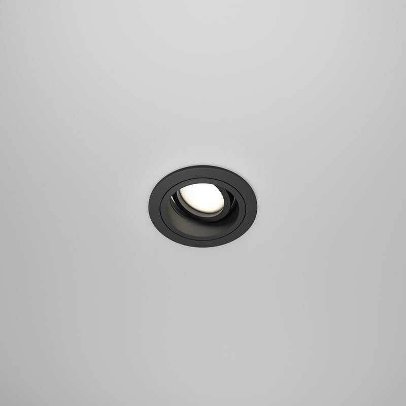 Atom black spotlight