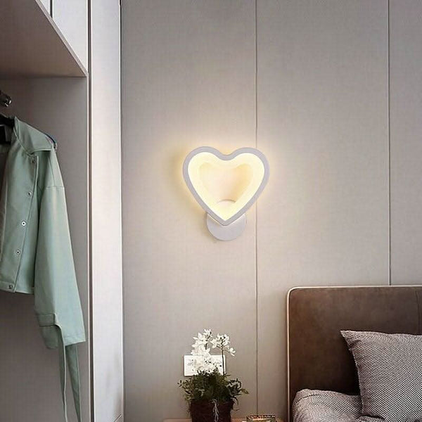 Metal bedroom wall light | Pulse