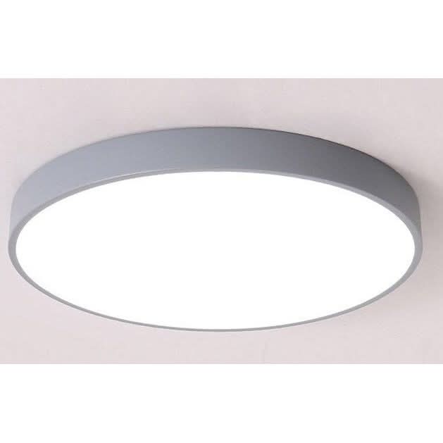 Vue rapprochée du cerclage gris clair et du diffuseur lumineux blanc