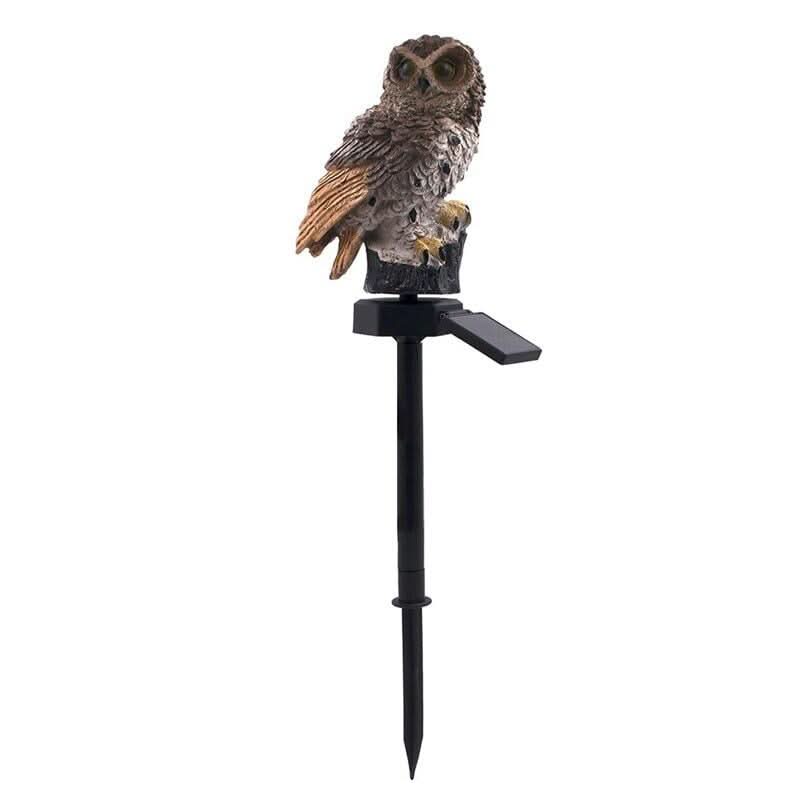 Hibou brun détaillé sur piquet, panneau solaire visible, présentation produit sur fond blanc